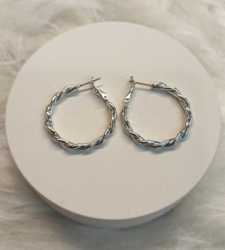 گوشواره حلقه ای